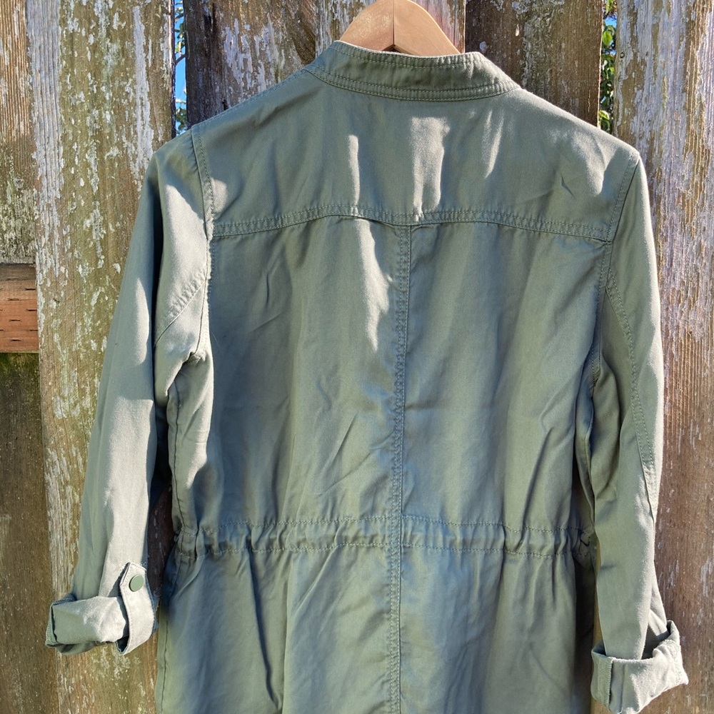 Modern Drawstring Utility Jacket - Picture 5 of 16